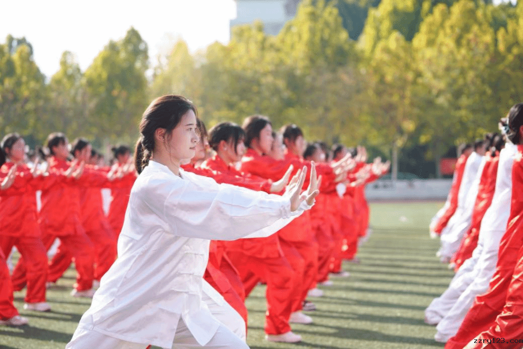 星空平台官网莱切战略伙伴第三届传统保健运动会暨第二届“杏林杯”大学生八段锦比赛圆满举行